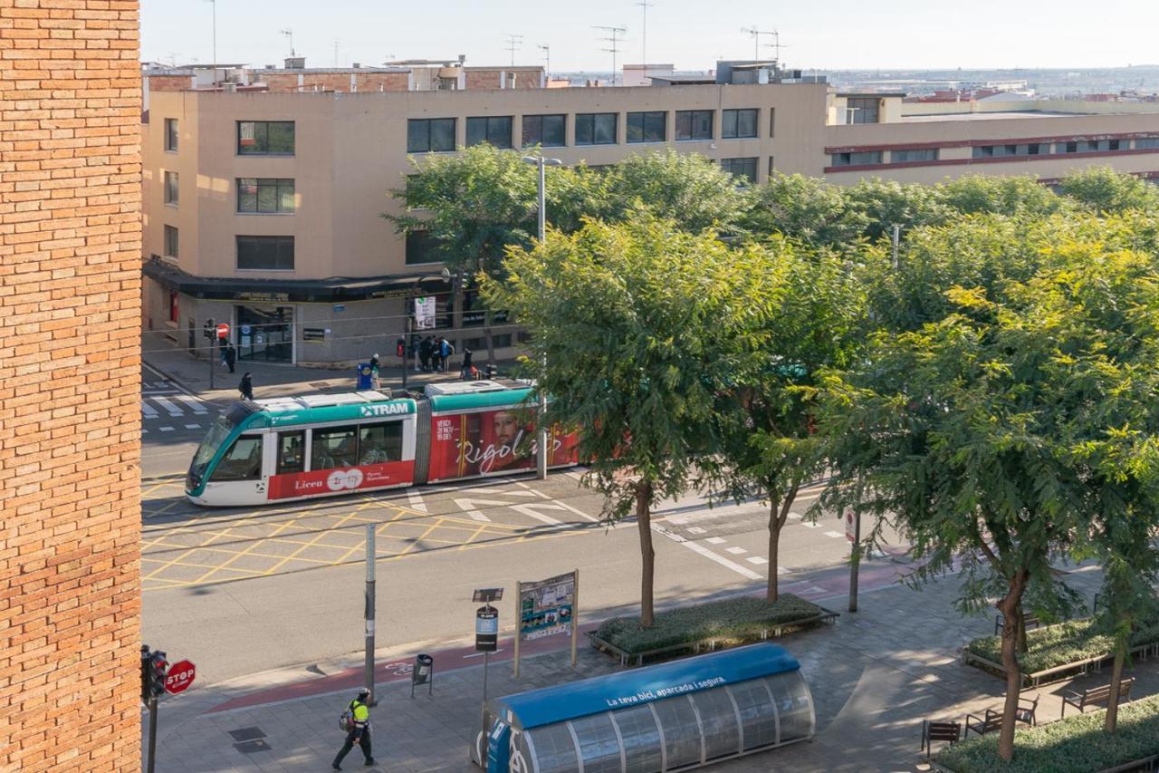 Cadillac Lujo Total Sin Pasar Por Un Hotel Cornella de Llobregat Ngoại thất bức ảnh
